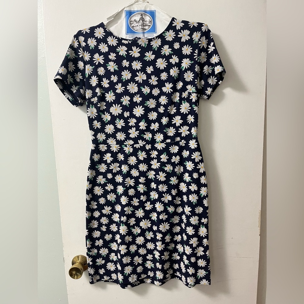 Cute daisy old navy dress